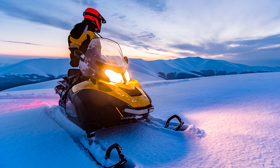 4 key snowmobiling safety tips for navigating the winter wonderland